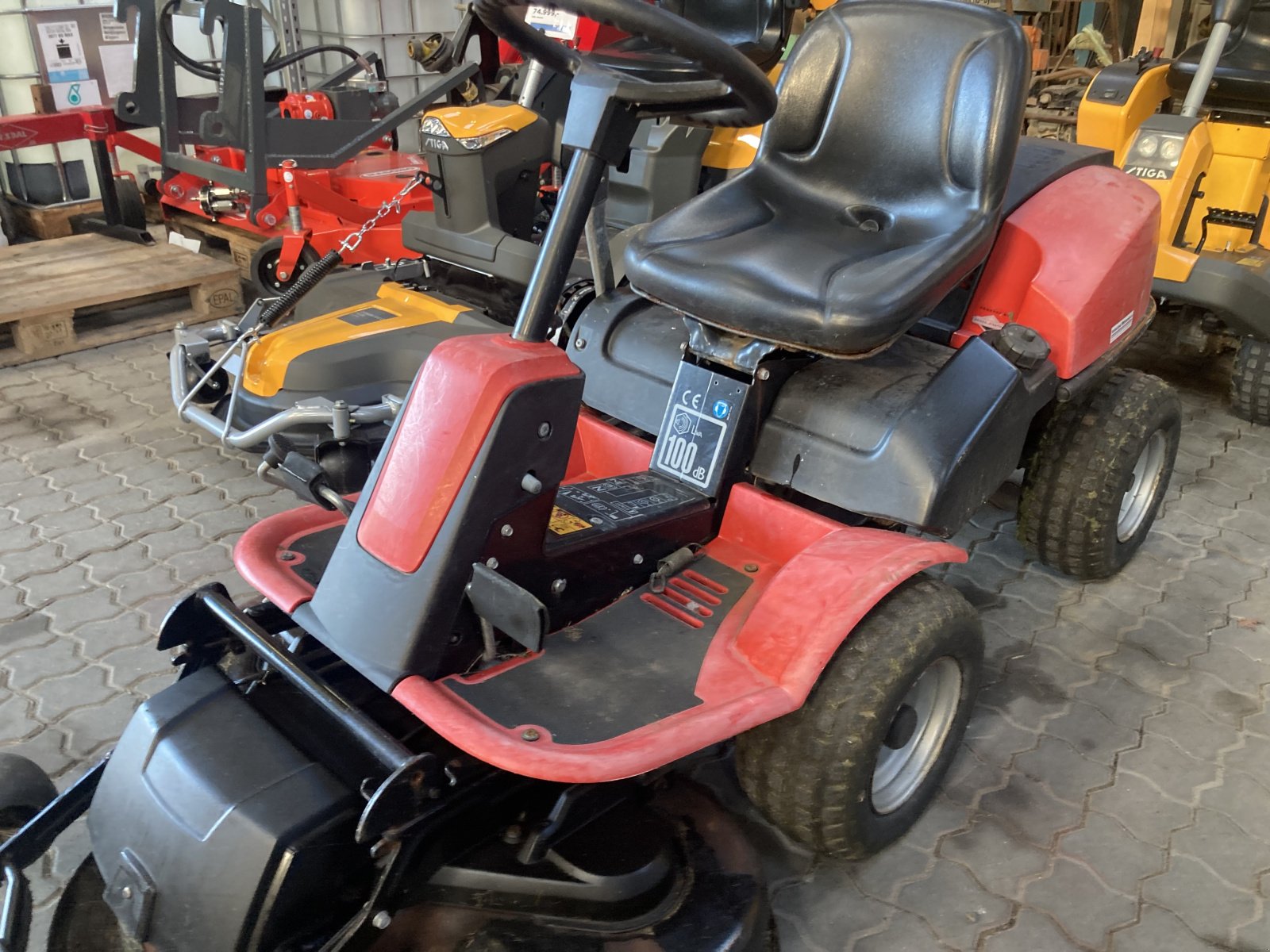 Rasentraktor del tipo Jonsered FR2215MA, Gebrauchtmaschine In Thisted (Immagine 2)