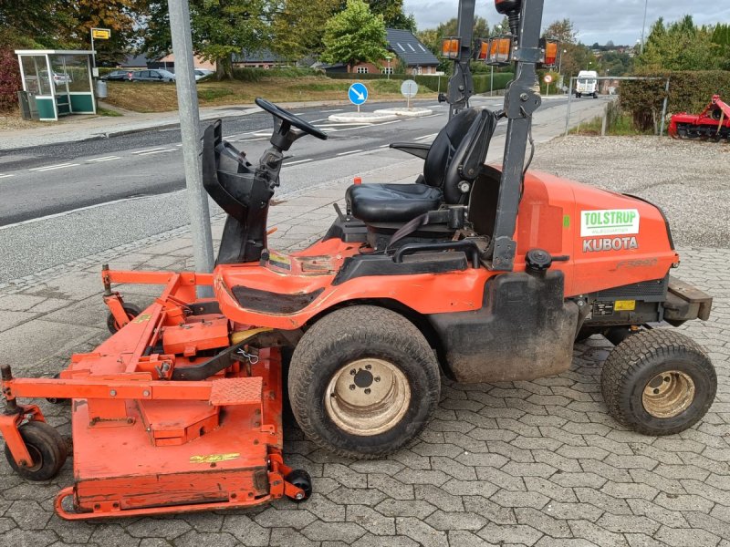 Rasentraktor des Typs Kubota F3890 med 4 WD og spare, Gebrauchtmaschine in Egtved (Bild 1)