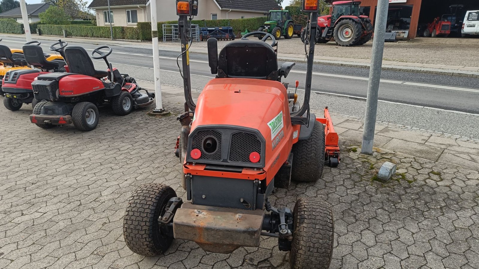 Rasentraktor des Typs Kubota F3890 med 4 WD og spare, Gebrauchtmaschine in Egtved (Bild 8)