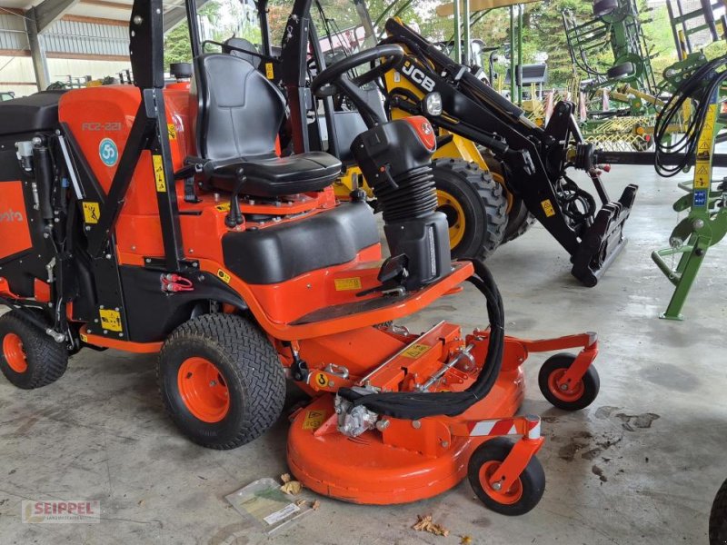 Rasentraktor des Typs Kubota FC2-221 FRONTSAMMELMÄHER, Neumaschine in Groß-Umstadt (Bild 1)