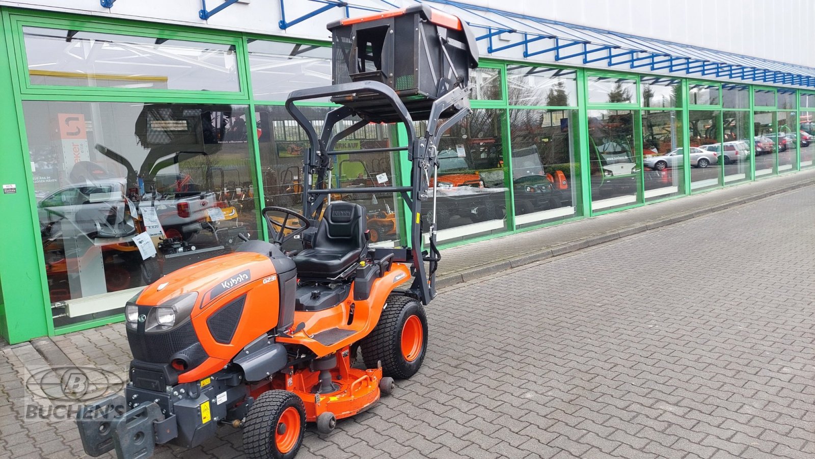 Rasentraktor del tipo Kubota G231 HD, Gebrauchtmaschine In Olpe (Immagine 2)