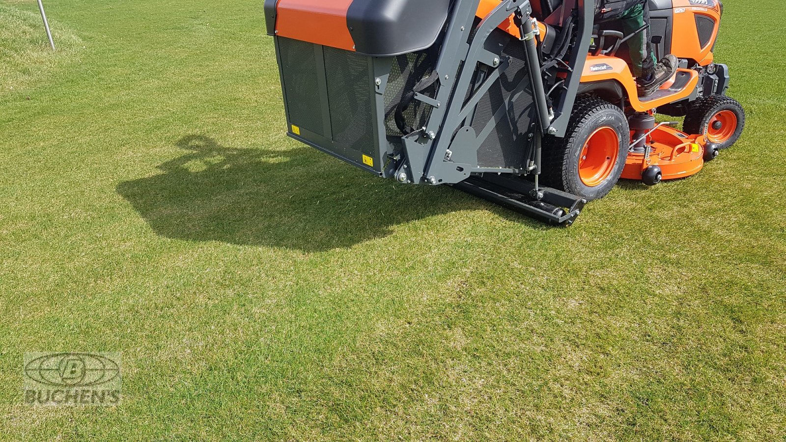 Rasentraktor des Typs Kubota G261-HD Sportplatzmäher, Neumaschine in Olpe (Bild 8)