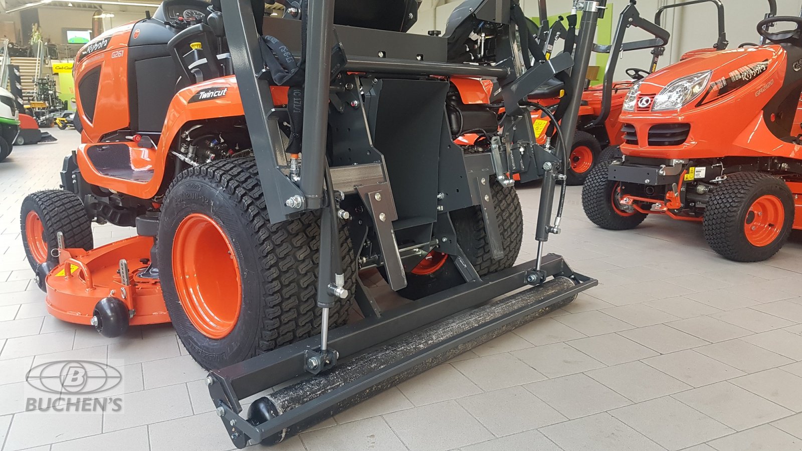 Rasentraktor des Typs Kubota G261-HD Sportplatzmäher, Neumaschine in Olpe (Bild 16)