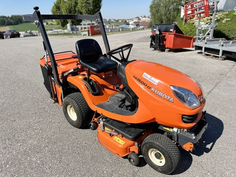 Rasentraktor des Typs Kubota GR 1600 II Rops Rasentraktor, Gebrauchtmaschine in St. Marienkirchen (Bild 2)