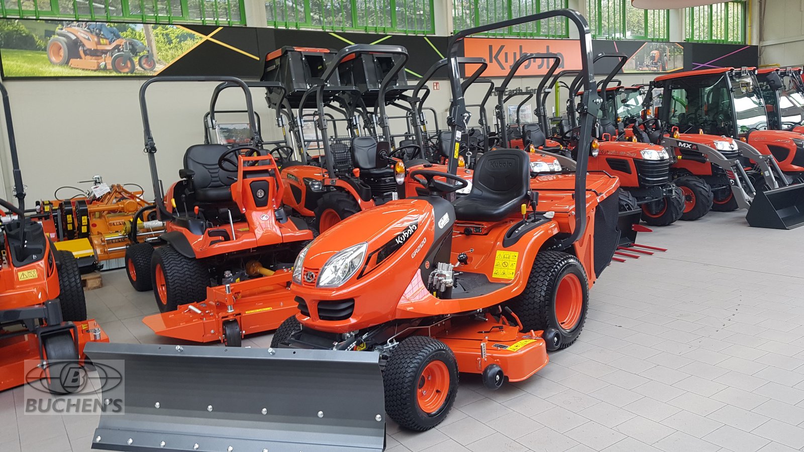 Rasentraktor des Typs Kubota GR2120 Allrad incl.Schneeschild, Neumaschine in Olpe (Bild 1)