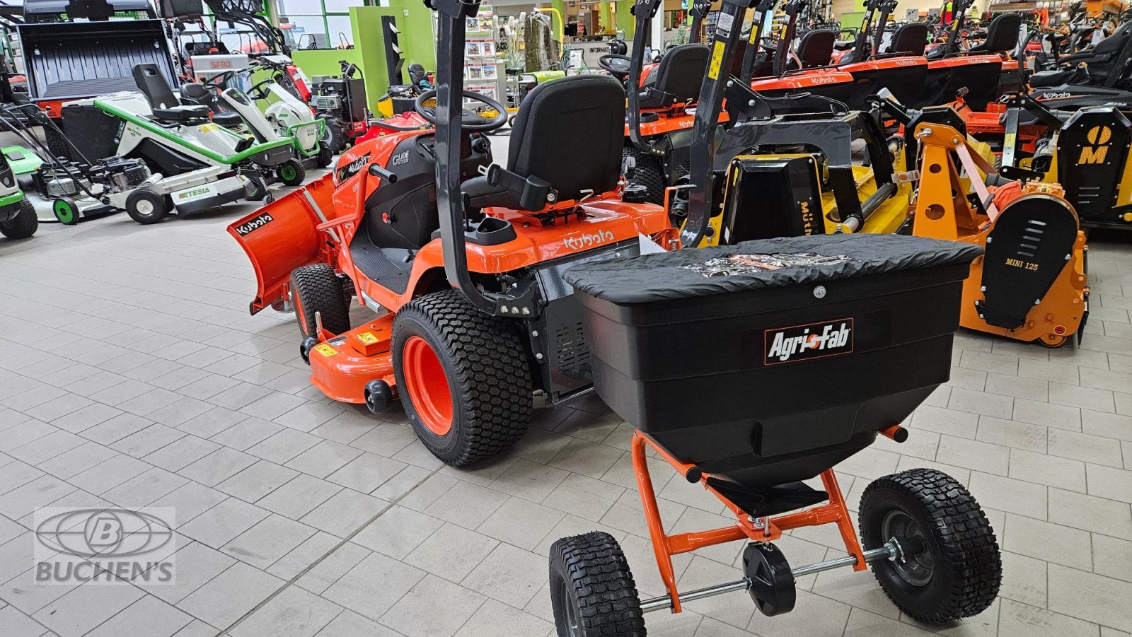 Rasentraktor des Typs Kubota GR2120 S Winterdienst, Neumaschine in Olpe (Bild 2)