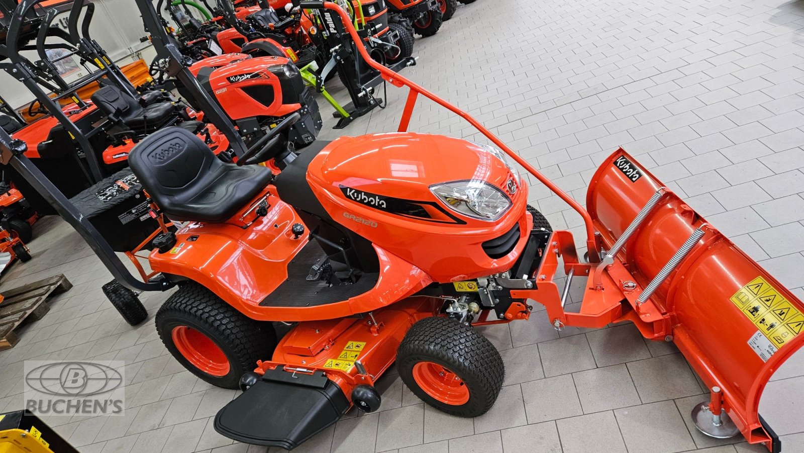 Rasentraktor des Typs Kubota GR2120 S Winterdienst, Neumaschine in Olpe (Bild 18)