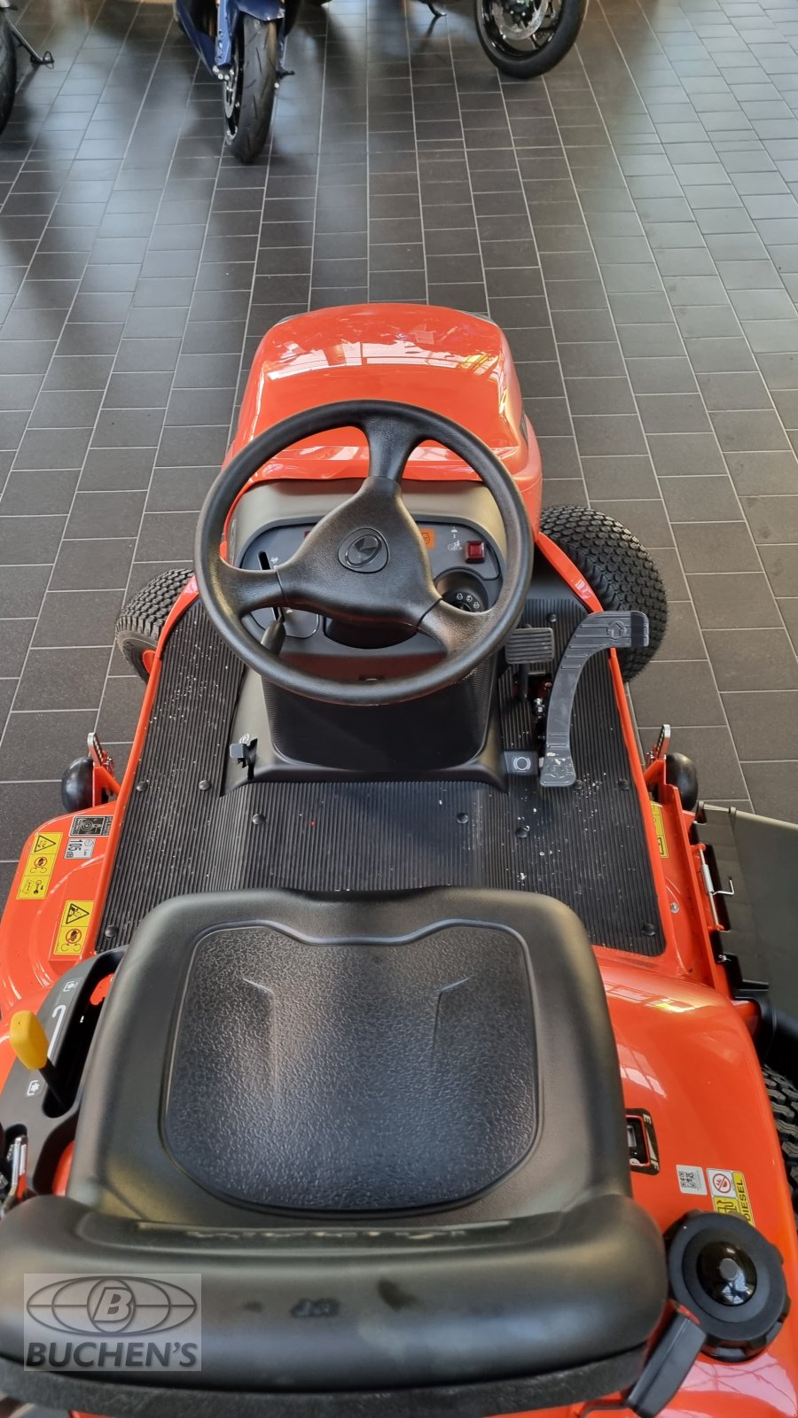 Rasentraktor des Typs Kubota GR2120 S, Neumaschine in Olpe (Bild 10)