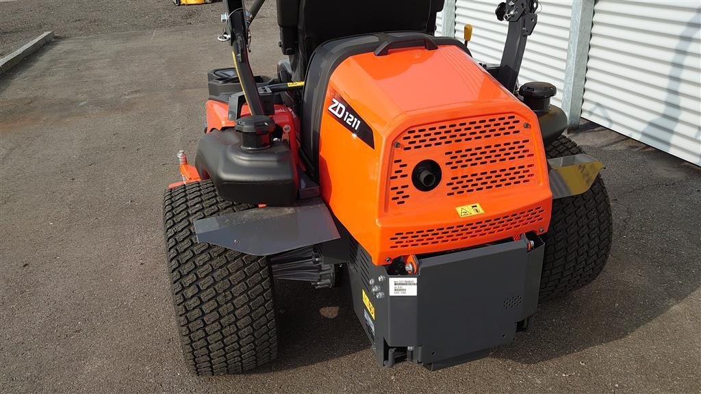 Rasentraktor типа Kubota ZD1211R-60 Zero Turn, Gebrauchtmaschine в Nørresundby (Фотография 5)