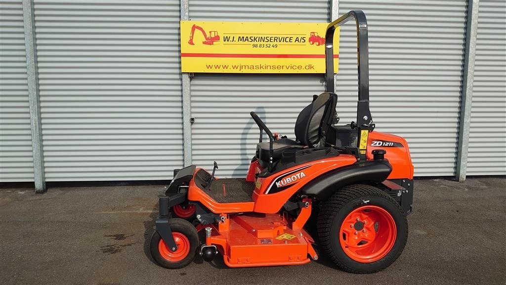 Rasentraktor типа Kubota ZD1211R-60 Zero Turn, Gebrauchtmaschine в Nørresundby (Фотография 1)