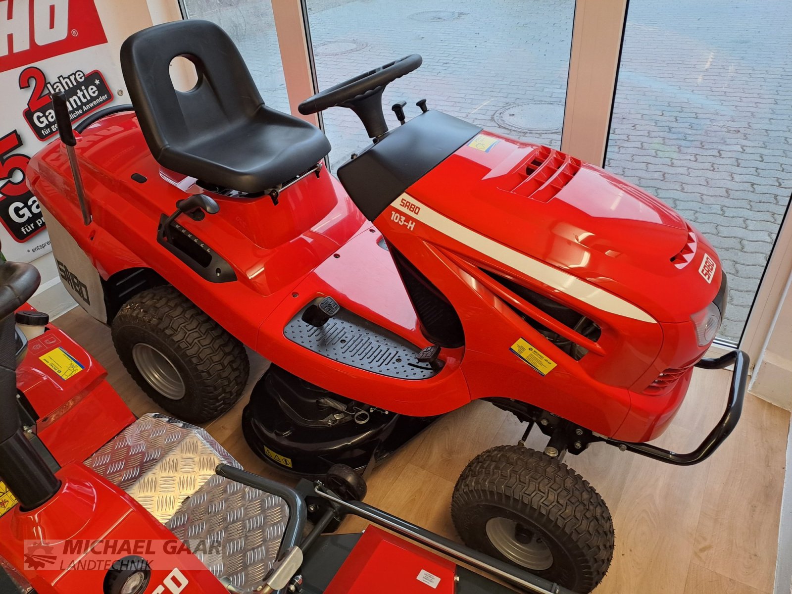 Rasentraktor typu Sabo 103-H, Neumaschine v Höhenkirchen-Siegertsbrunn (Obrázek 1)