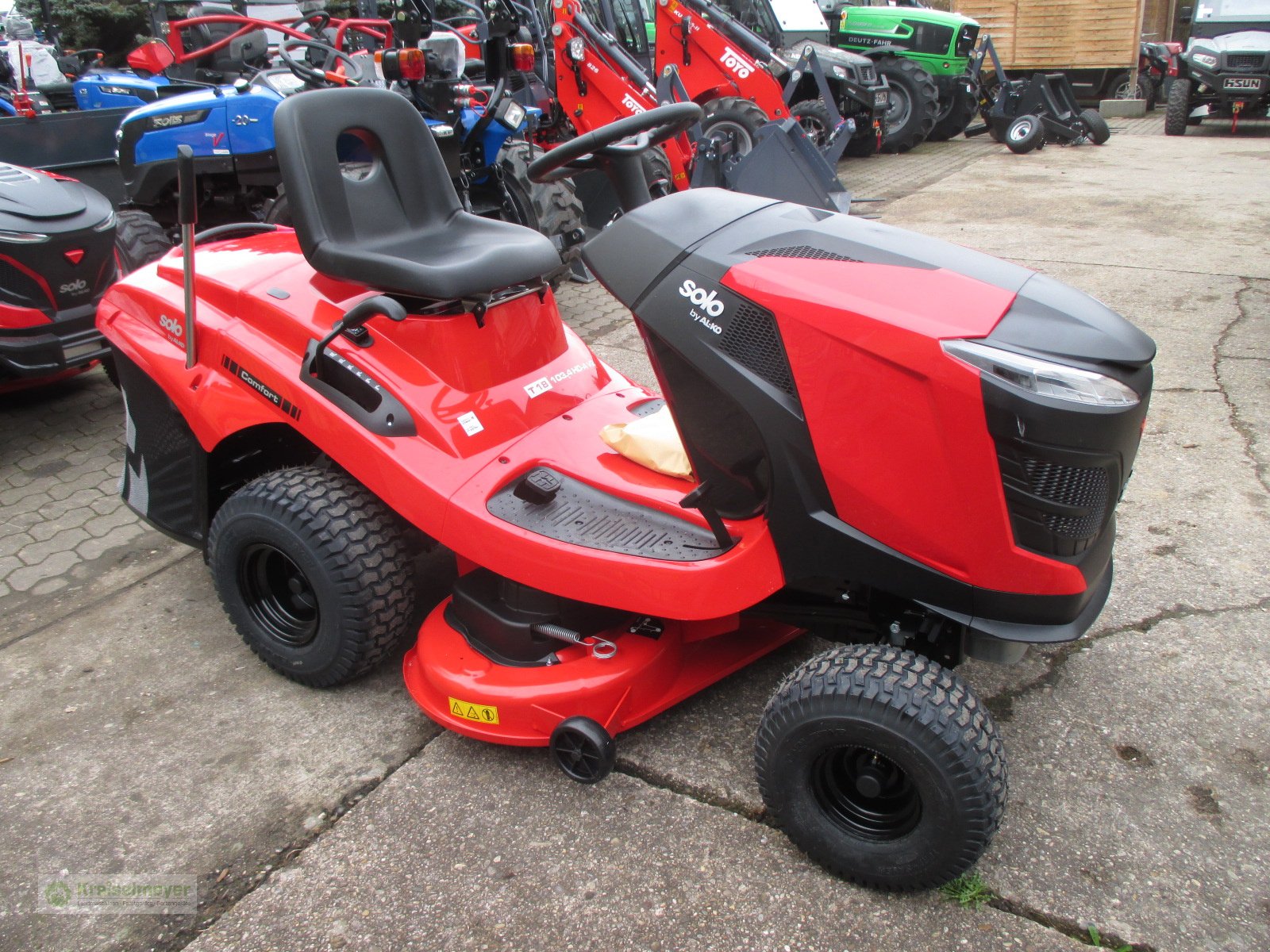 Rasentraktor типа Solo T 18-103.4 HD-A V2 Hydrostat 2 Zylinder, Neumaschine в Feuchtwangen (Фотография 2)