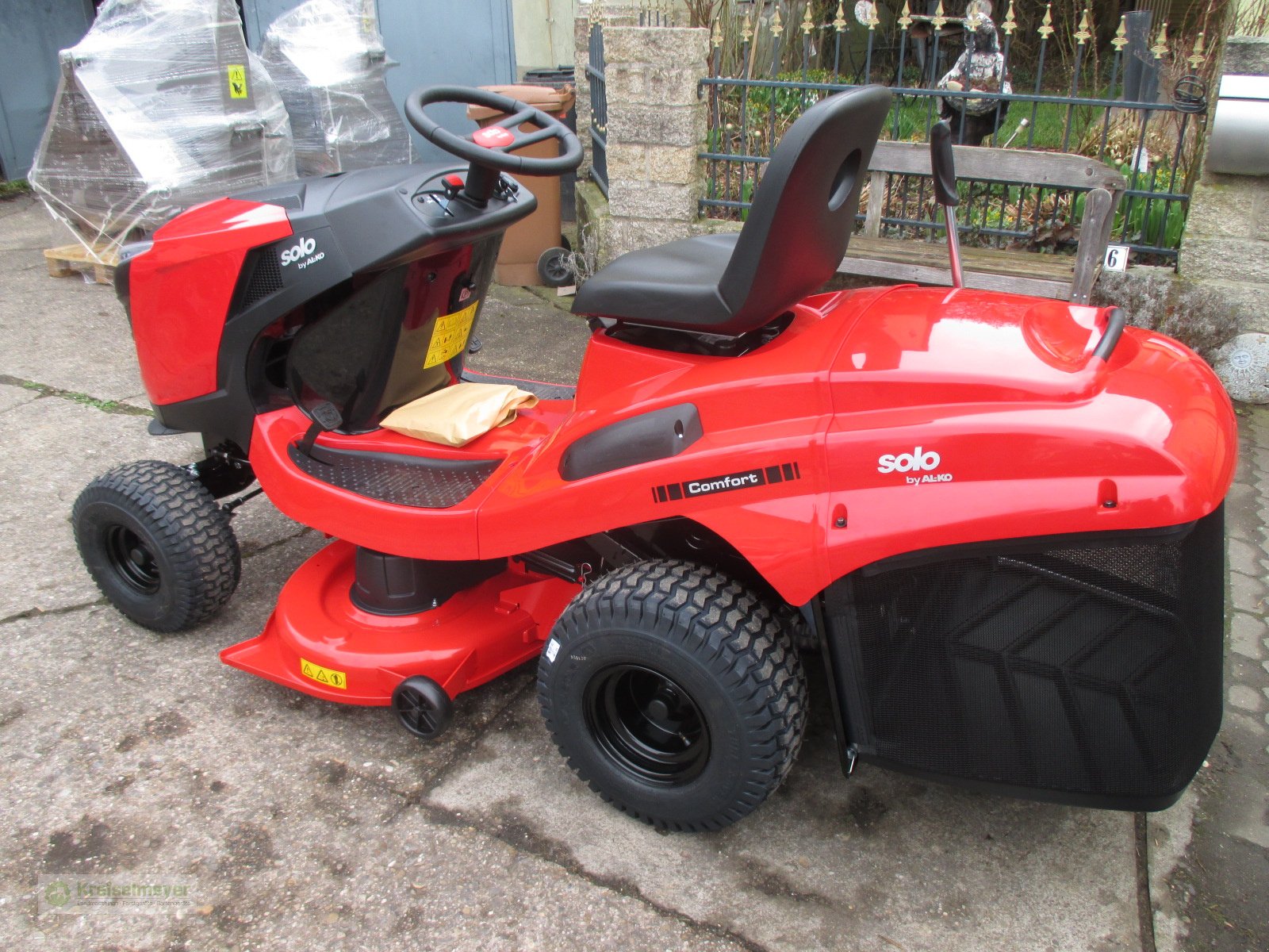 Rasentraktor типа Solo T 18-103.4 HD-A V2 Hydrostat 2 Zylinder, Neumaschine в Feuchtwangen (Фотография 5)