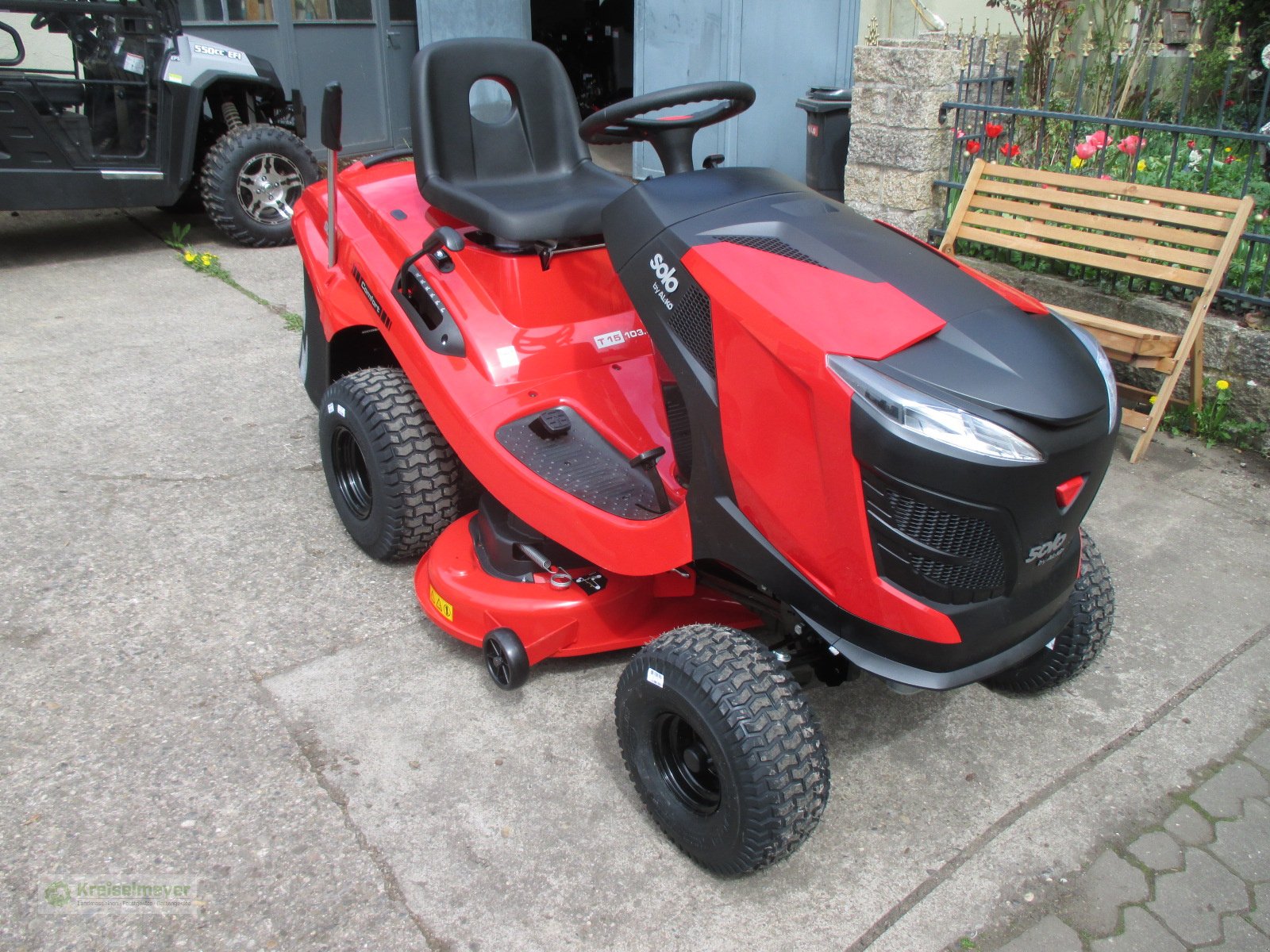 Rasentraktor des Typs Solo T15-103.3 HD-A, Neumaschine in Feuchtwangen (Bild 2)