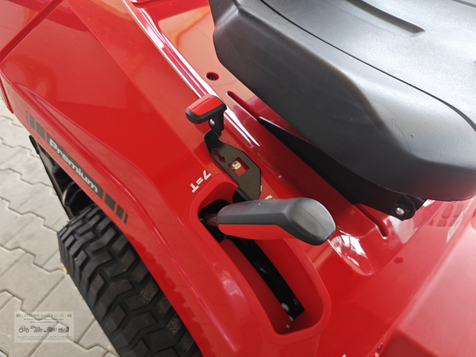 Rasentraktor des Typs Solo T22 105.4 HD V2 SD, Neumaschine in Eging am See (Bild 10)