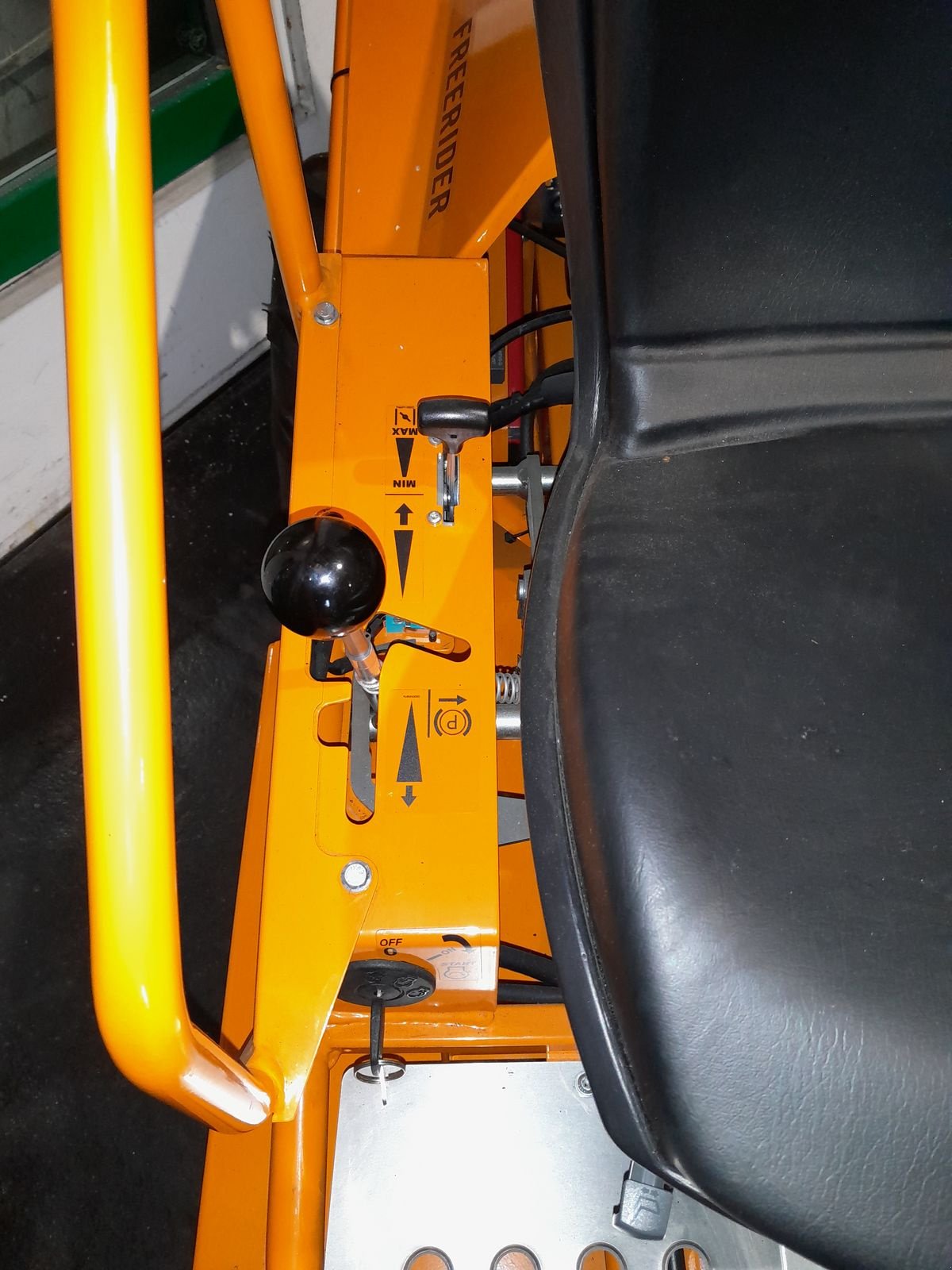 Rasentraktor typu Sonstige AS 800 FreeRider, Neumaschine w Bergheim (Zdjęcie 4)