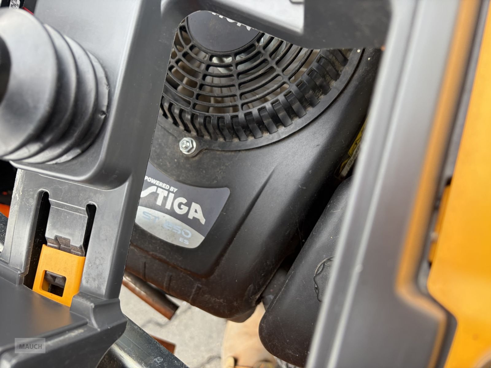 Rasentraktor van het type Stiga 1066 Combi, Gebrauchtmaschine in Burgkirchen (Foto 11)