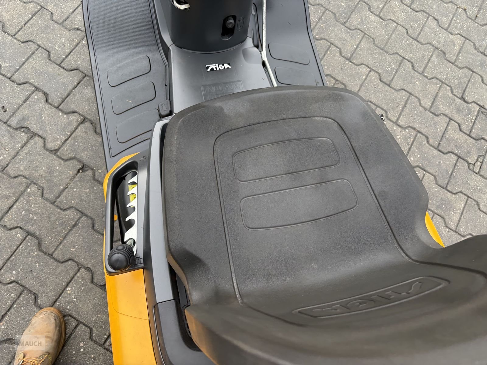 Rasentraktor van het type Stiga 1066 Combi, Gebrauchtmaschine in Burgkirchen (Foto 13)