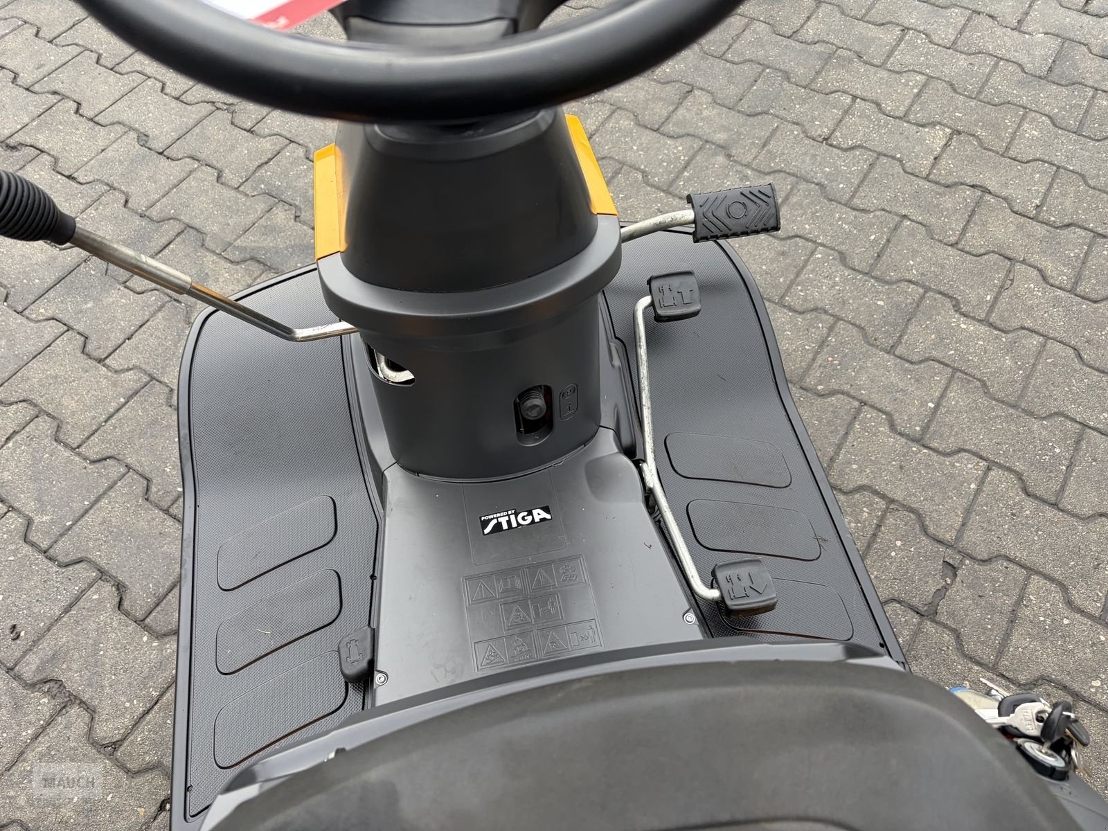 Rasentraktor van het type Stiga 1066 Combi, Gebrauchtmaschine in Burgkirchen (Foto 12)