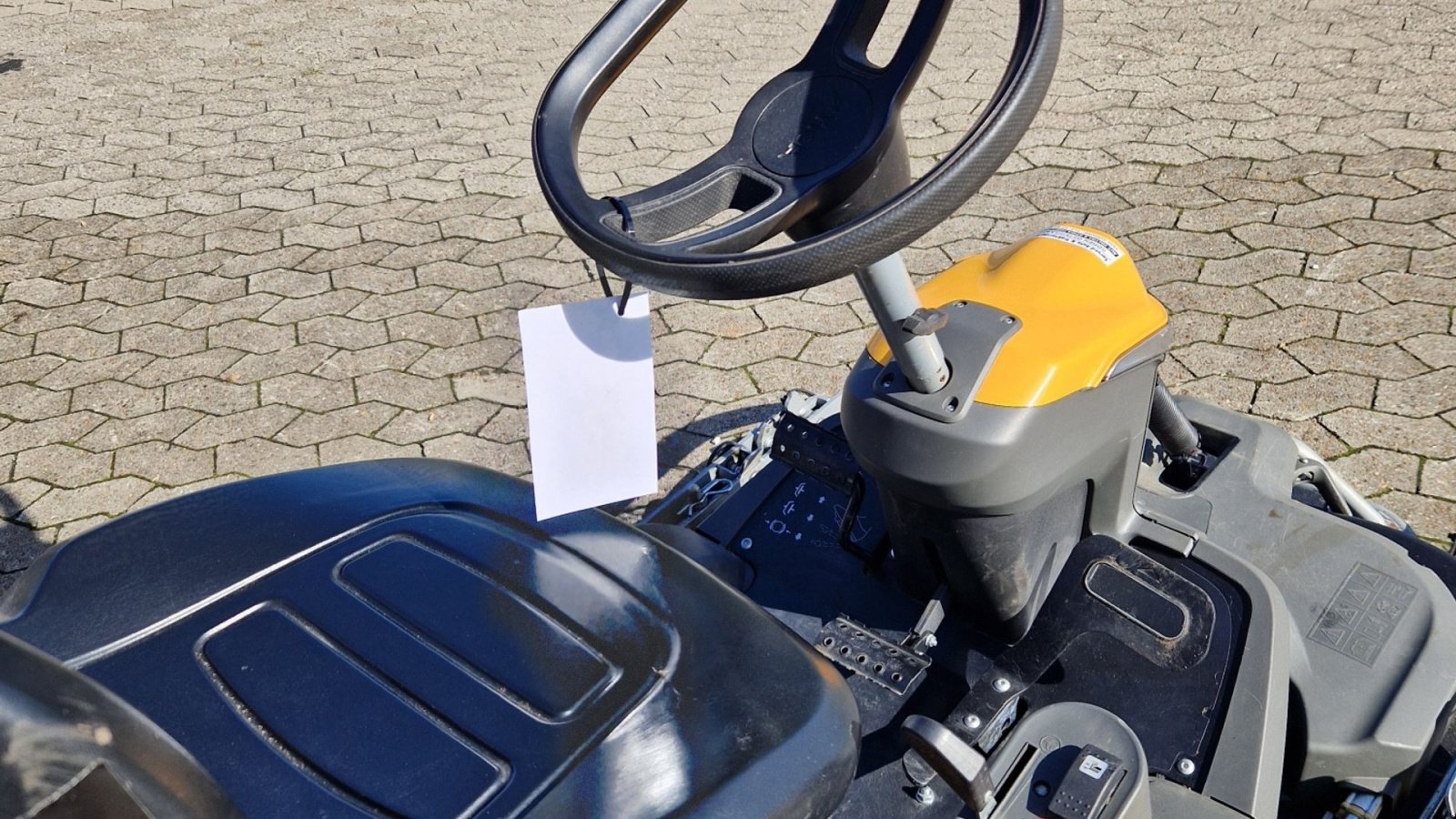 Rasentraktor des Typs Stiga 500WX, Gebrauchtmaschine in Sørvad (Bild 4)