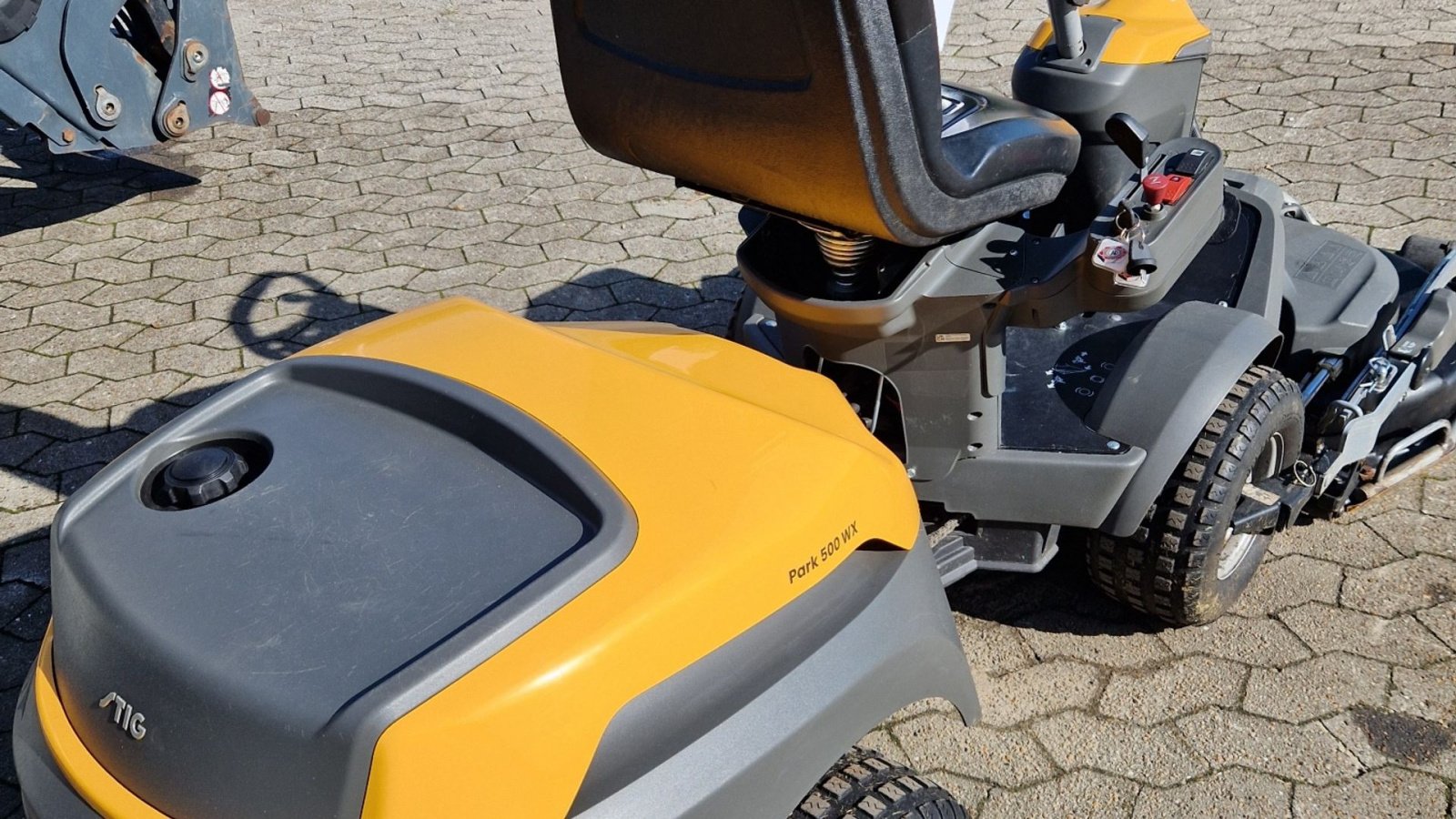 Rasentraktor des Typs Stiga 500WX, Gebrauchtmaschine in Sørvad (Bild 3)