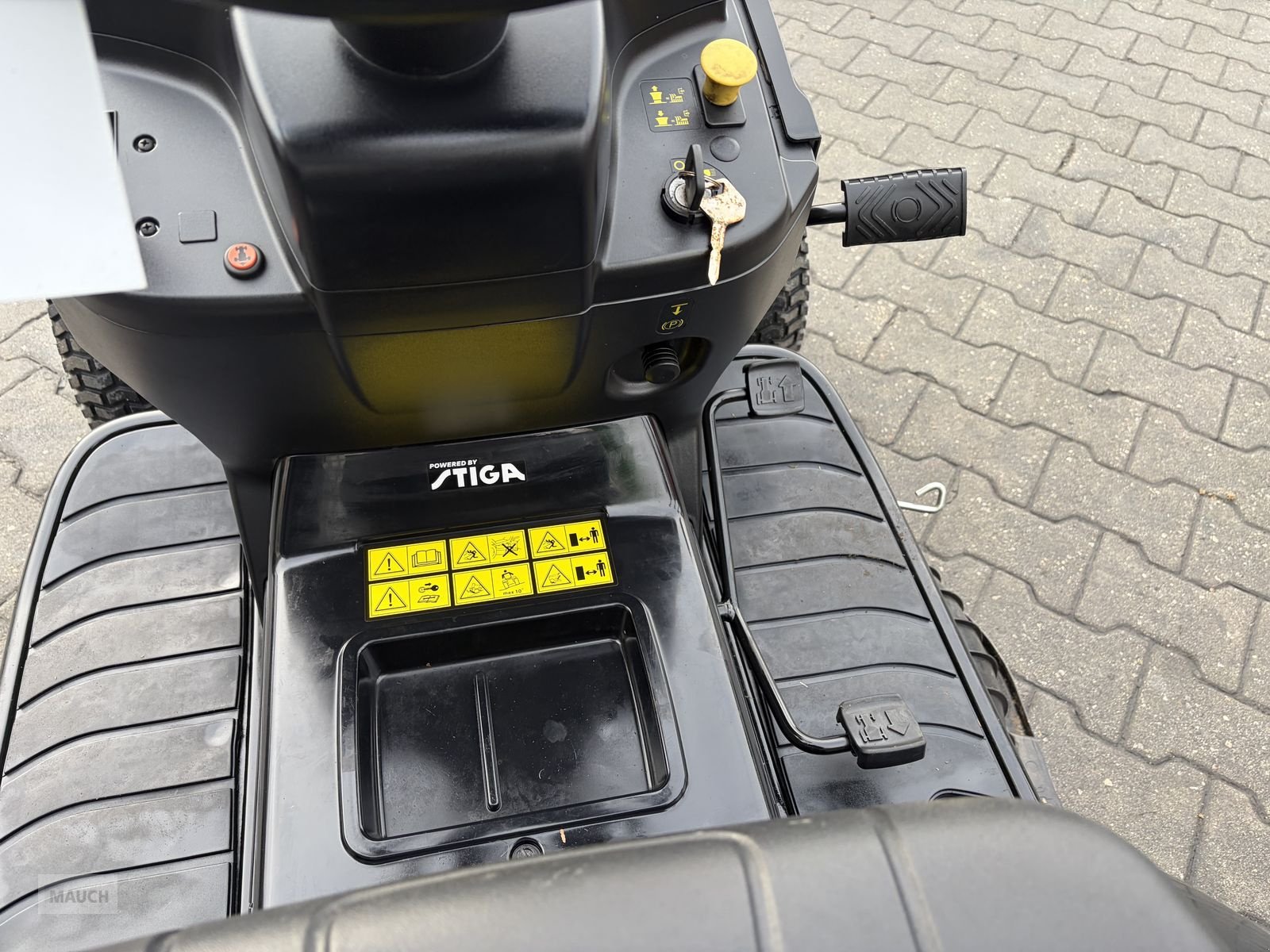 Rasentraktor typu Stiga Alpina SD5 98 Hydrostat inkl. Schneeschild, Gebrauchtmaschine v Burgkirchen (Obrázek 13)