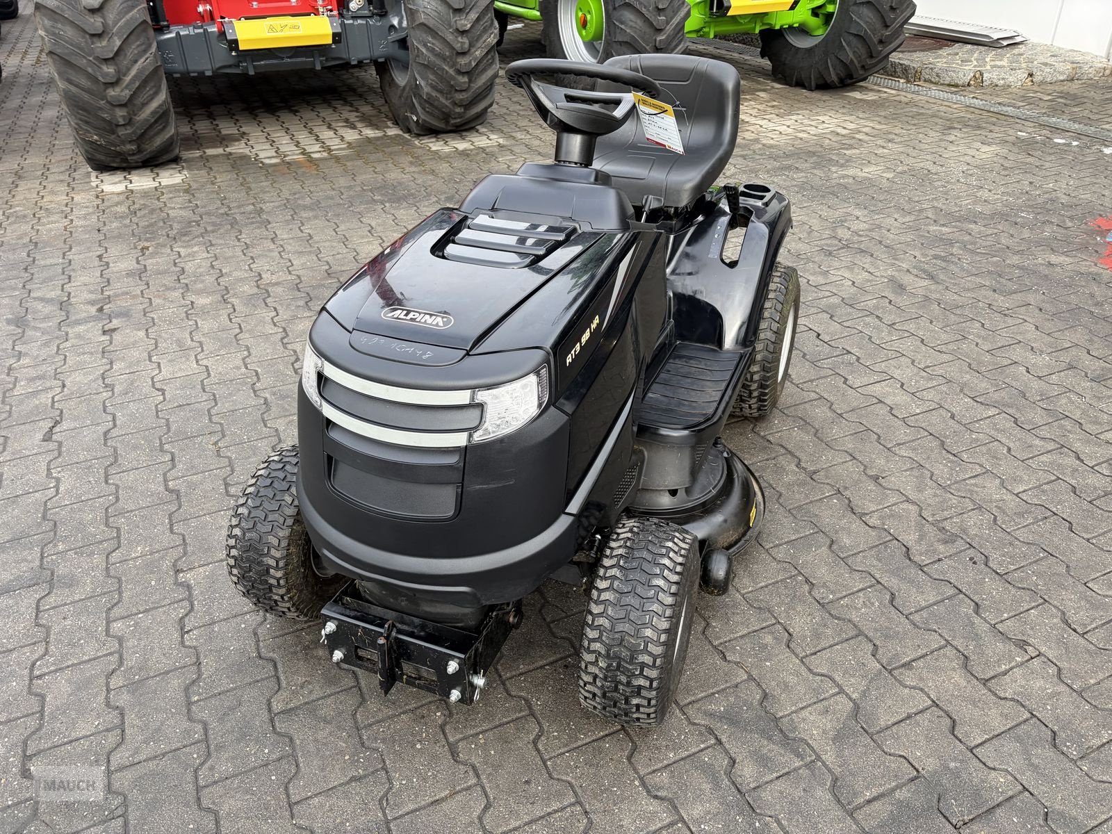 Rasentraktor typu Stiga Alpina SD5 98 Hydrostat inkl. Schneeschild, Gebrauchtmaschine v Burgkirchen (Obrázek 4)