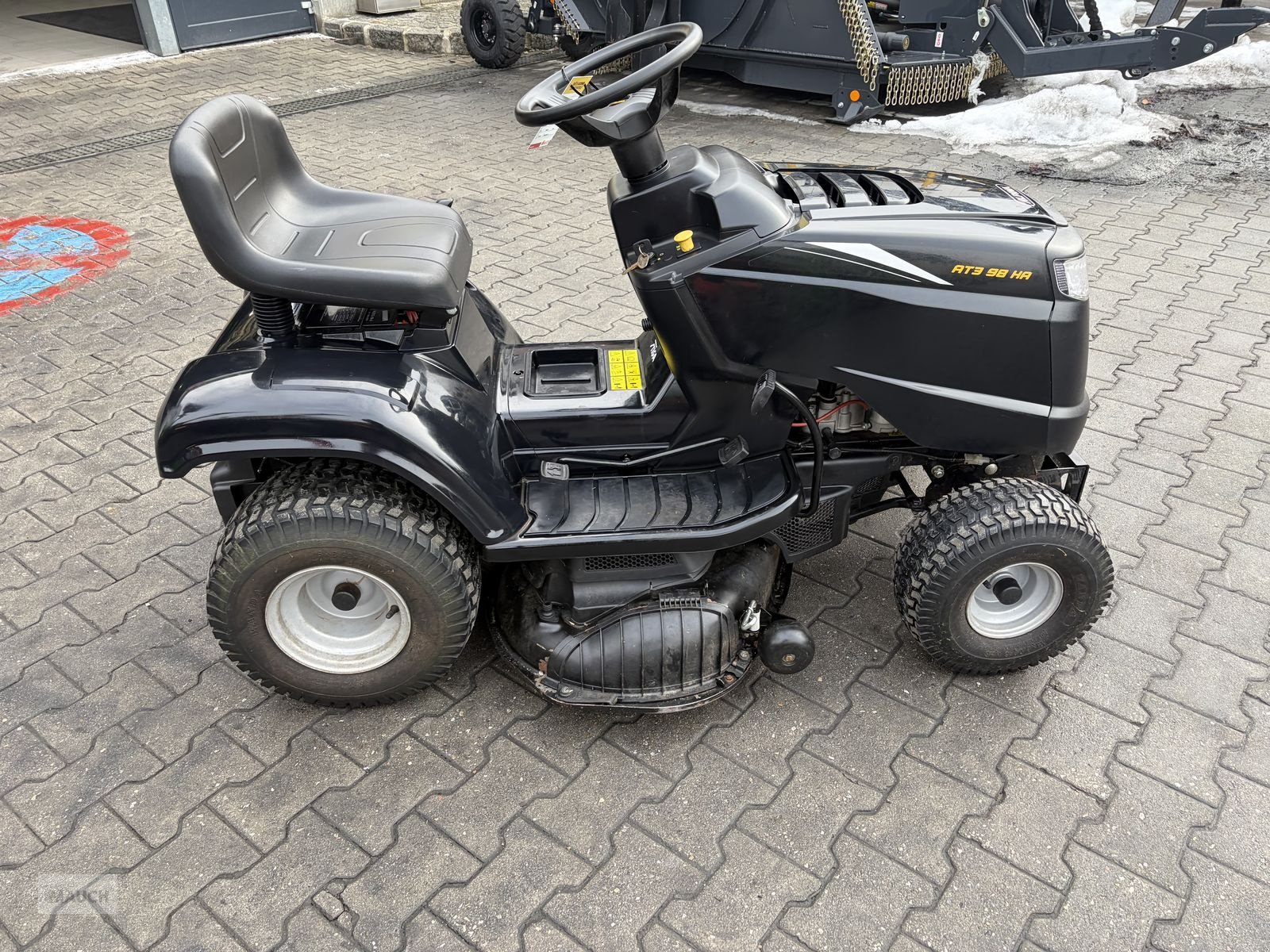 Rasentraktor typu Stiga Alpina SD5 98 Hydrostat inkl. Schneeschild, Gebrauchtmaschine v Burgkirchen (Obrázek 2)