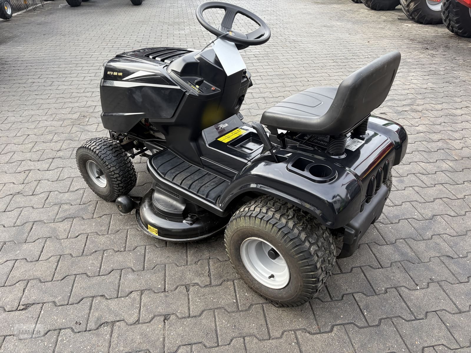 Rasentraktor typu Stiga Alpina SD5 98 Hydrostat inkl. Schneeschild, Gebrauchtmaschine v Burgkirchen (Obrázek 8)