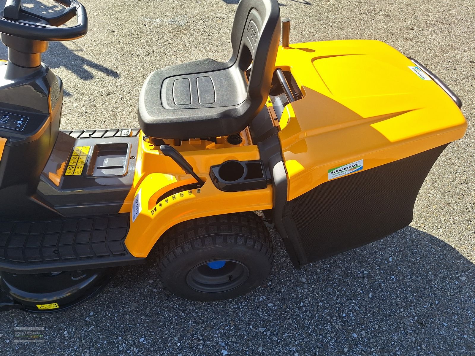 Rasentraktor des Typs Stiga E-Ride Estate 584e, Neumaschine in Gampern (Bild 9)