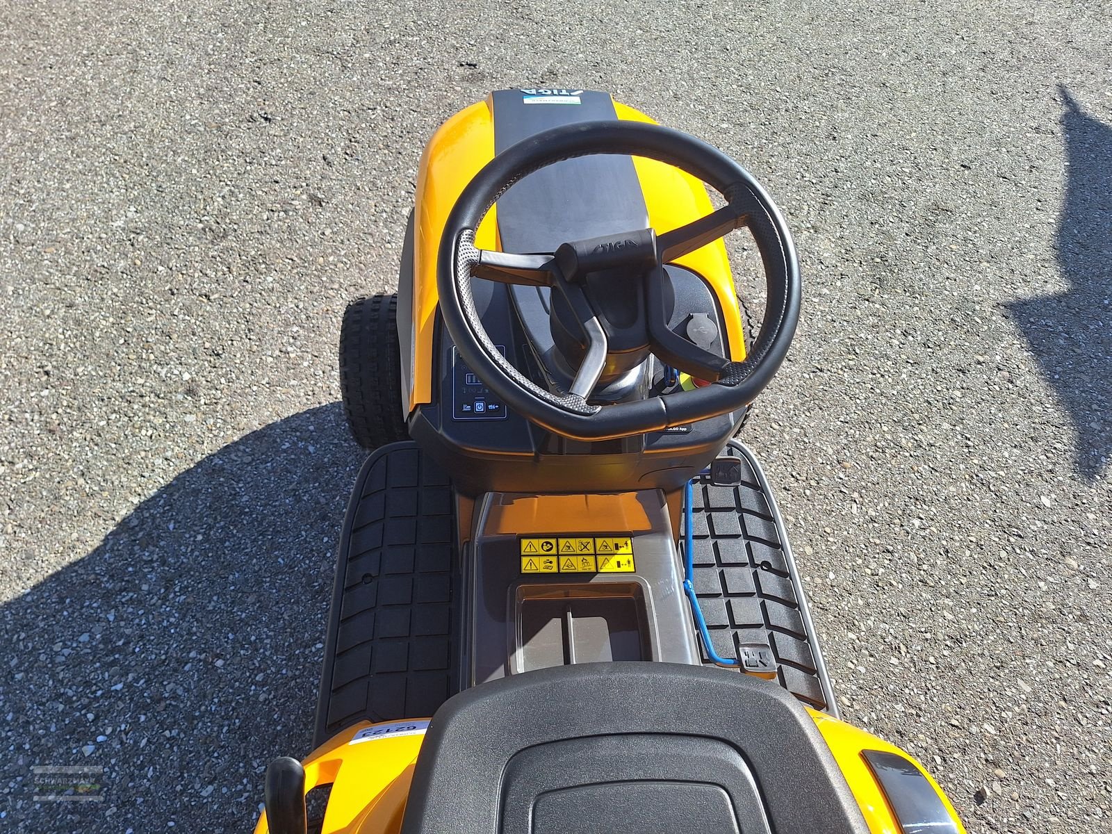 Rasentraktor des Typs Stiga E-Ride Estate 584e, Neumaschine in Gampern (Bild 10)