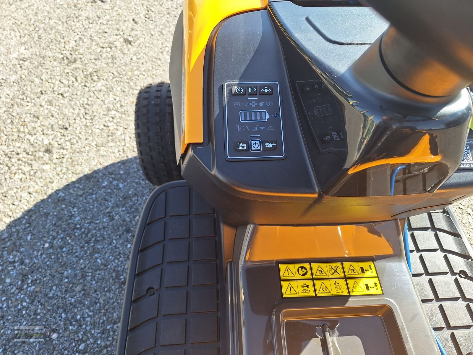 Rasentraktor des Typs Stiga E-Ride Estate 584e, Neumaschine in Gampern (Bild 11)