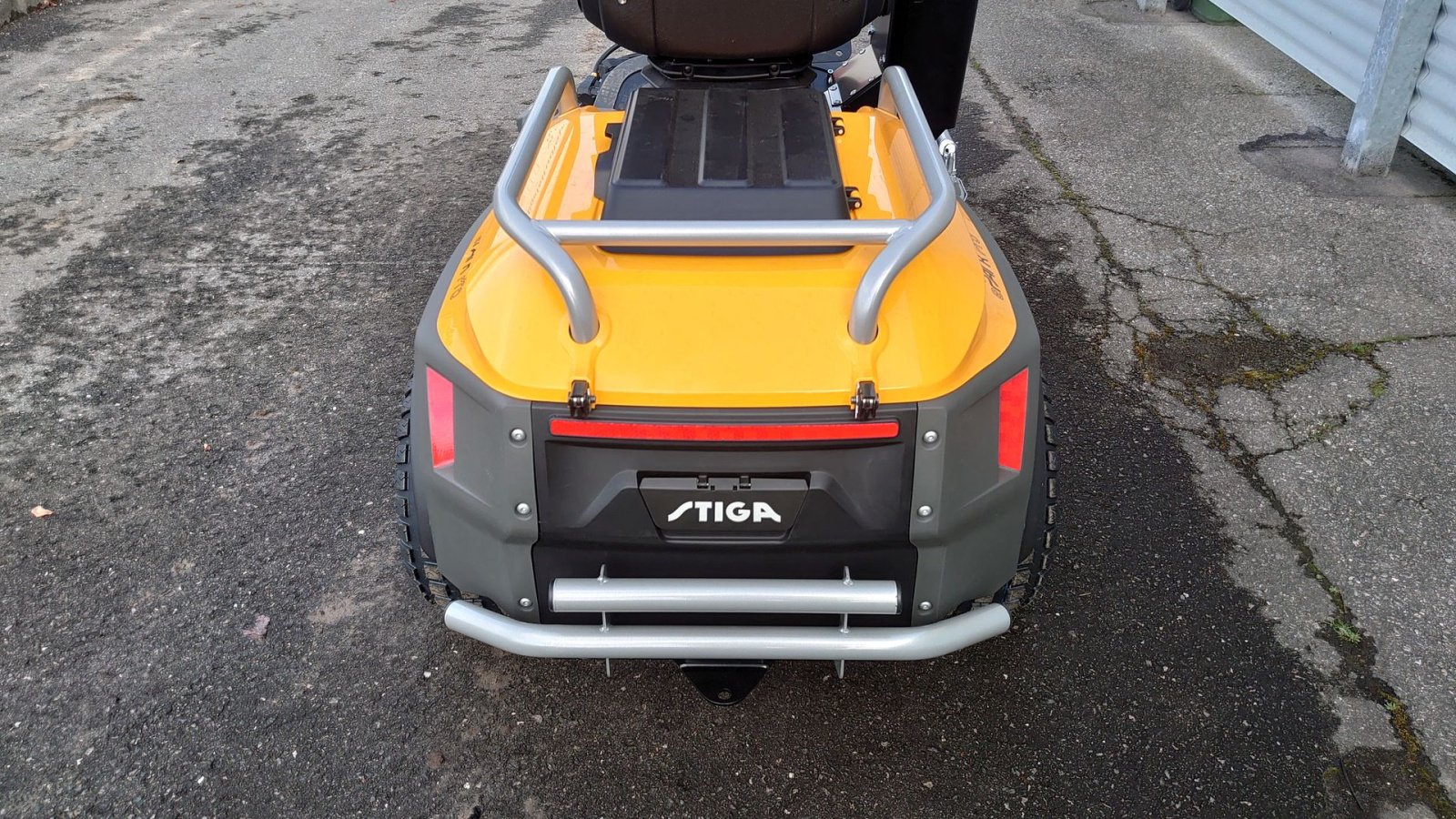 Rasentraktor Türe ait Stiga ePark Pro, Gebrauchtmaschine içinde Nørresundby (resim 8)