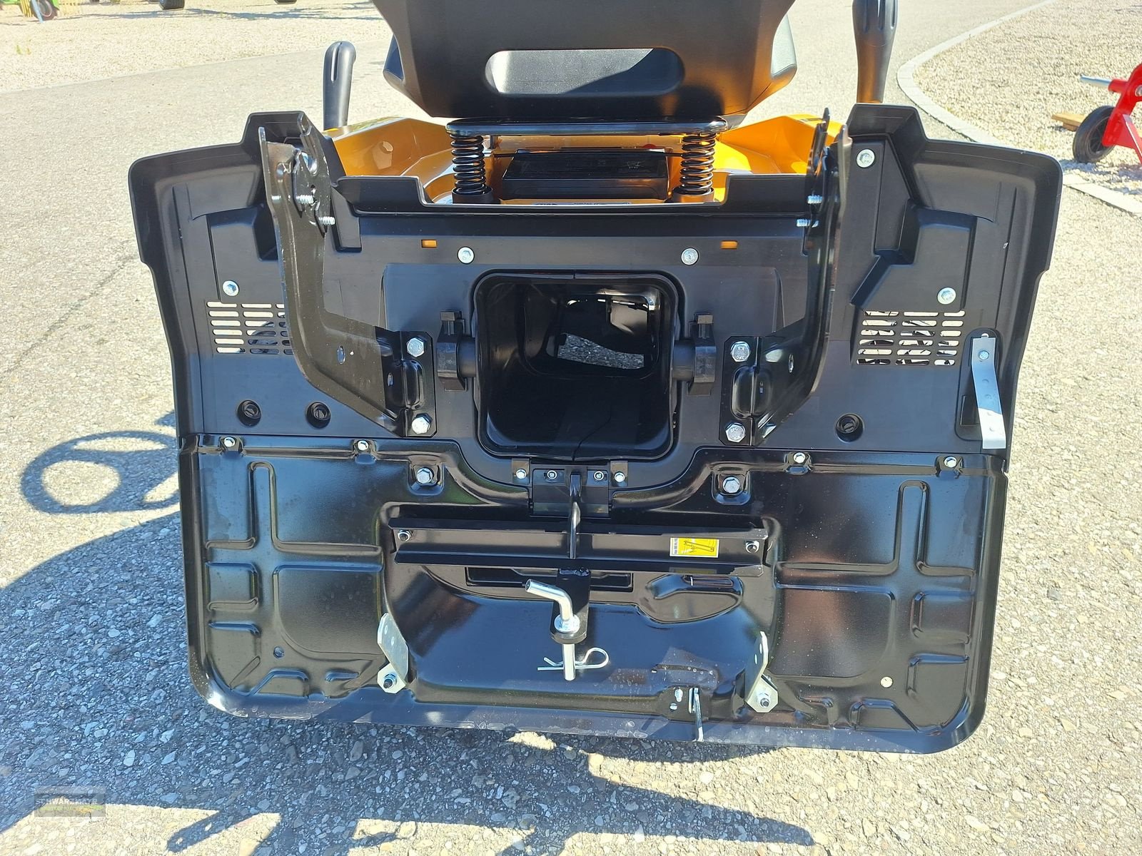 Rasentraktor des Typs Stiga ESTATE 384 M, Neumaschine in Gampern (Bild 15)