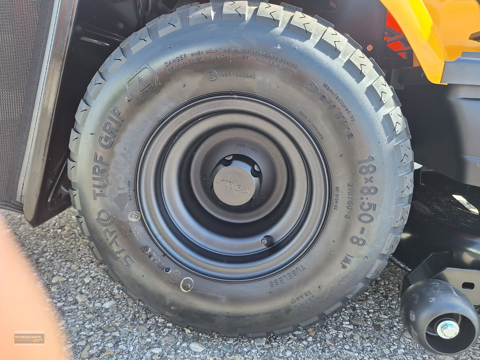 Rasentraktor des Typs Stiga ESTATE 7102 W SE90, Neumaschine in Gampern (Bild 15)