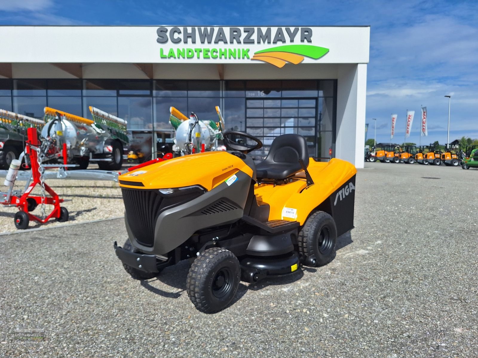 Rasentraktor des Typs Stiga ESTATE 7102 W SE90, Neumaschine in Gampern (Bild 2)