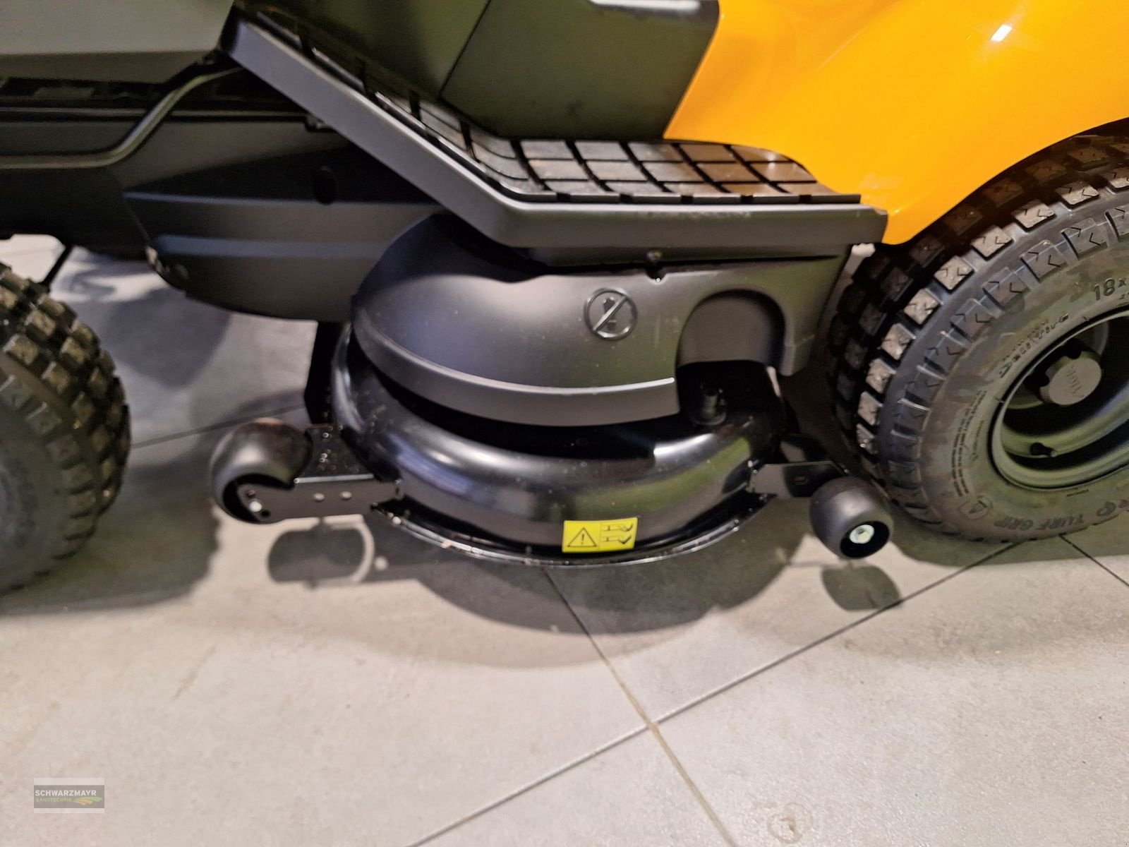 Rasentraktor des Typs Stiga ESTATE 7102 W, Neumaschine in Aurolzmünster (Bild 7)