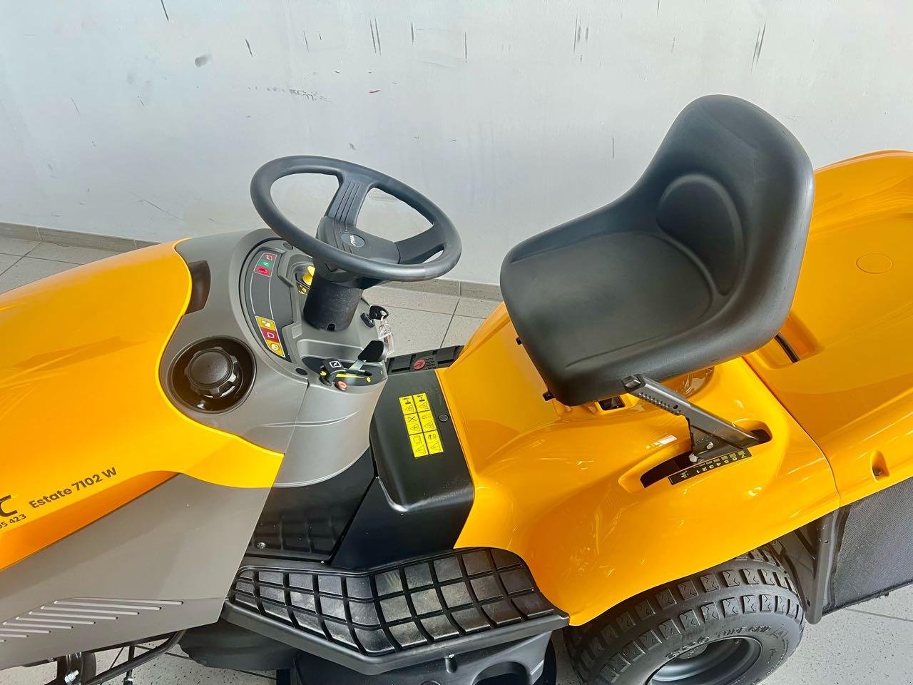 Rasentraktor des Typs Stiga Estate 7102W, Gebrauchtmaschine in Beckum (Bild 2)