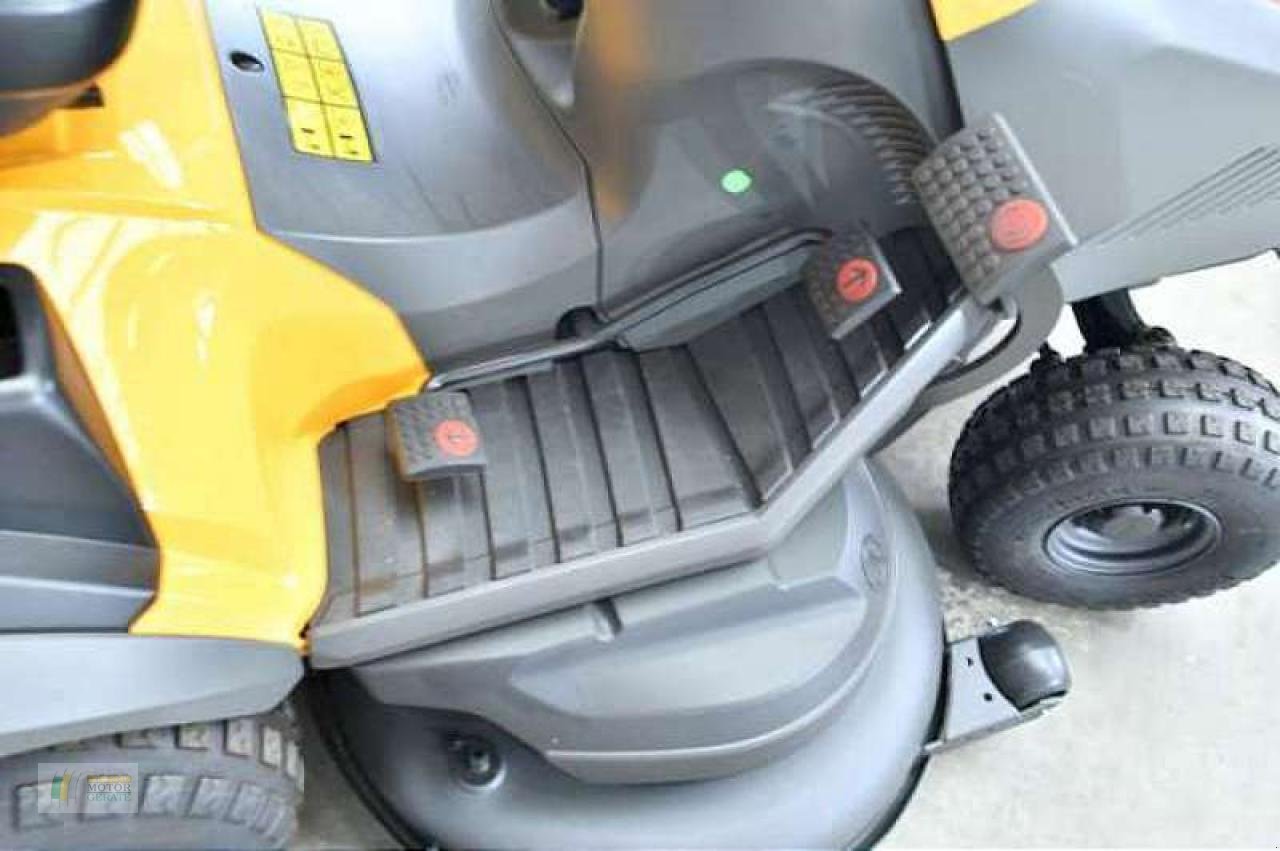 Rasentraktor des Typs Stiga ESTATE 7122 HWSY, Neumaschine in Cloppenburg (Bild 8)