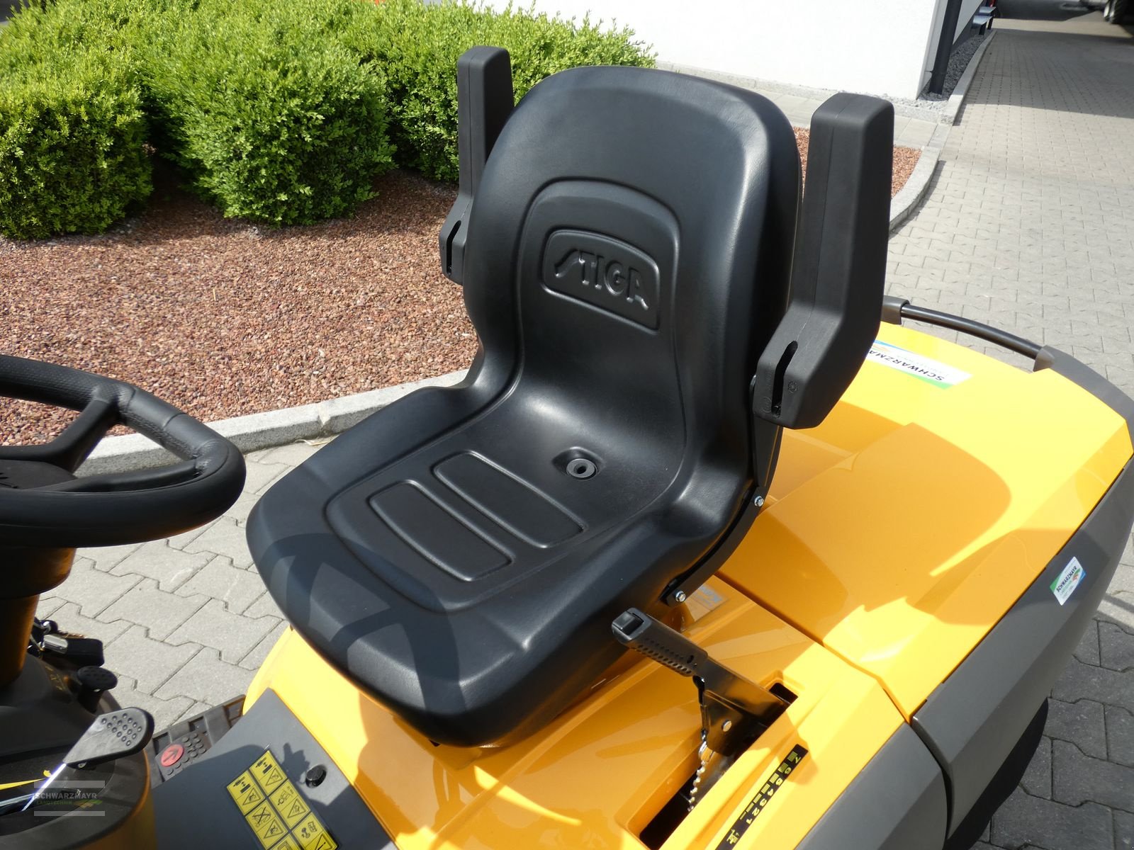 Rasentraktor des Typs Stiga ESTATE 7122 W SE, Neumaschine in Aurolzmünster (Bild 7)