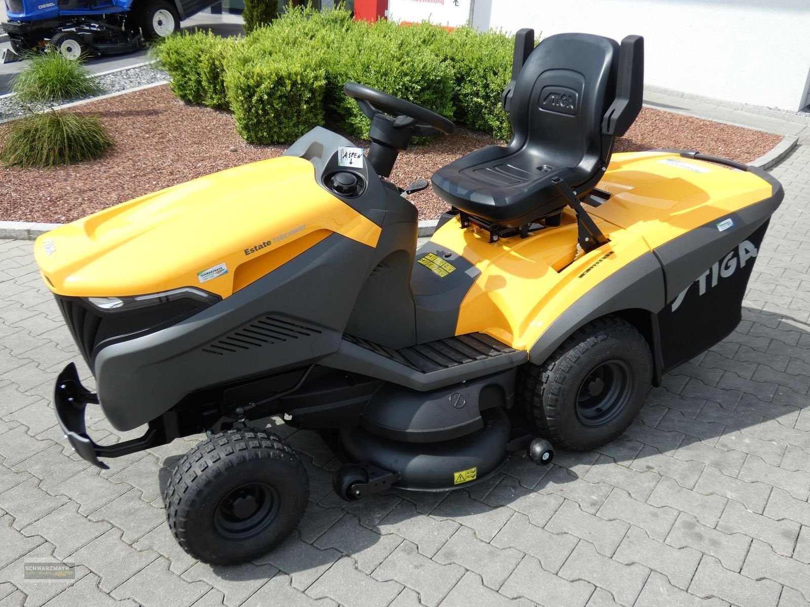 Rasentraktor des Typs Stiga ESTATE 7122 W SE, Neumaschine in Aurolzmünster (Bild 2)
