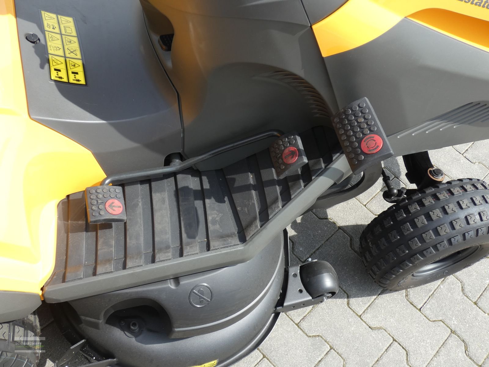 Rasentraktor des Typs Stiga ESTATE 7122 W SE, Neumaschine in Aurolzmünster (Bild 15)