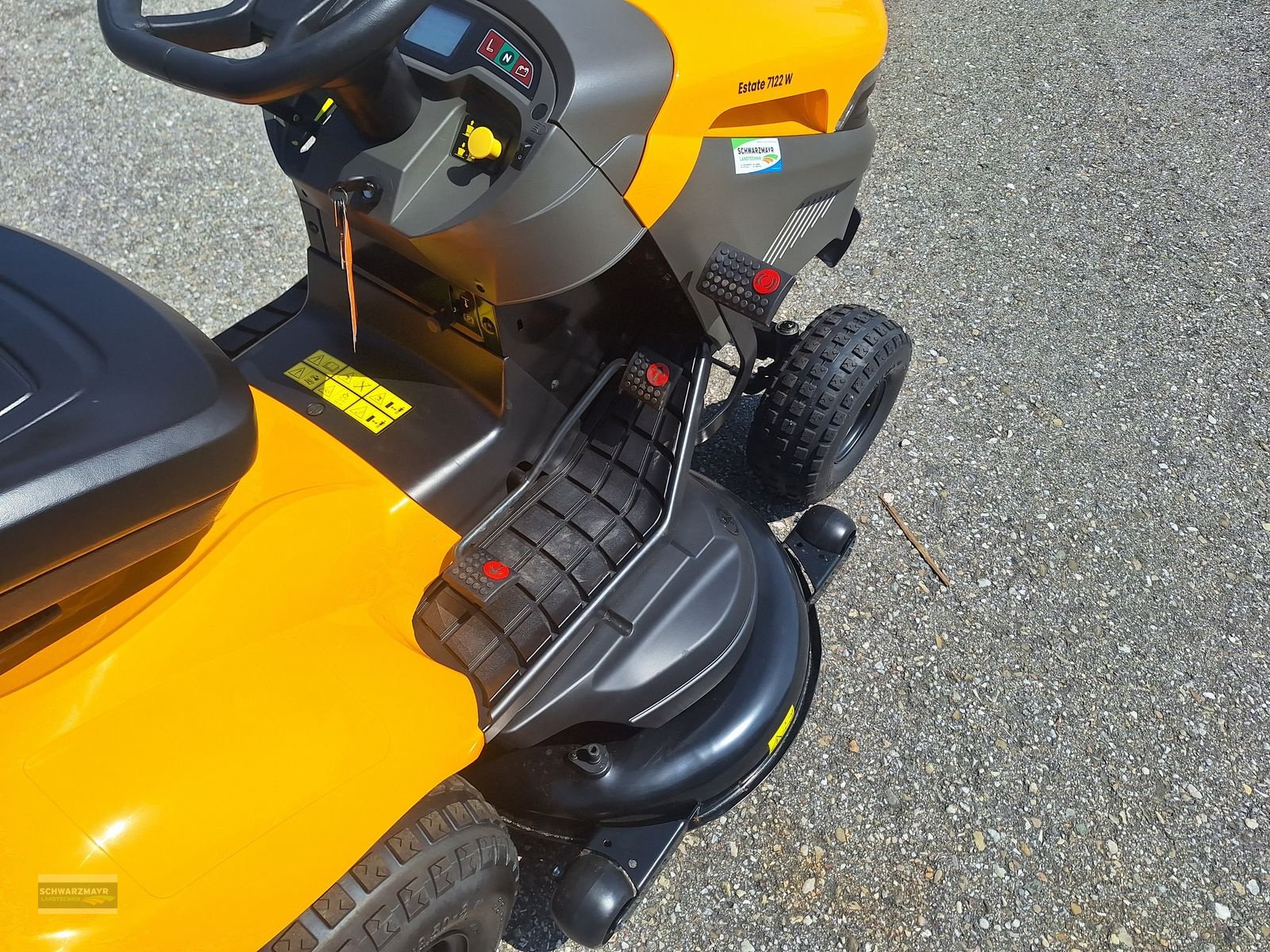 Rasentraktor des Typs Stiga ESTATE 7122 W, Neumaschine in Gampern (Bild 7)