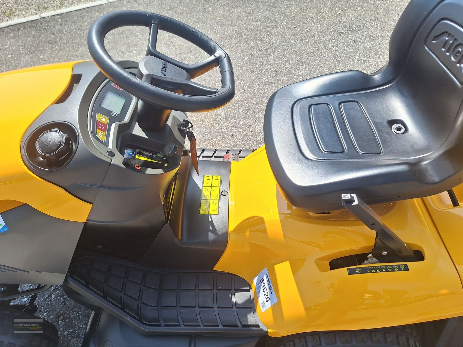 Rasentraktor des Typs Stiga ESTATE 7122 W, Neumaschine in Gampern (Bild 11)