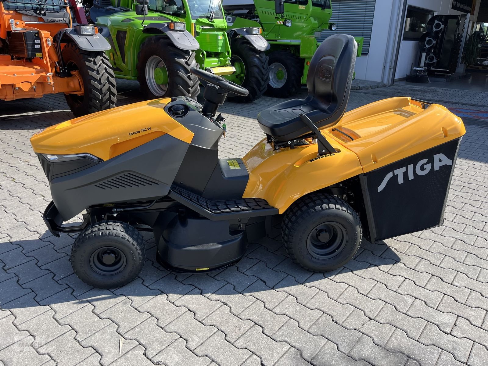 Rasentraktor des Typs Stiga Estate 792 W SE 2 Zylinder, Gebrauchtmaschine in Burgkirchen (Bild 11)
