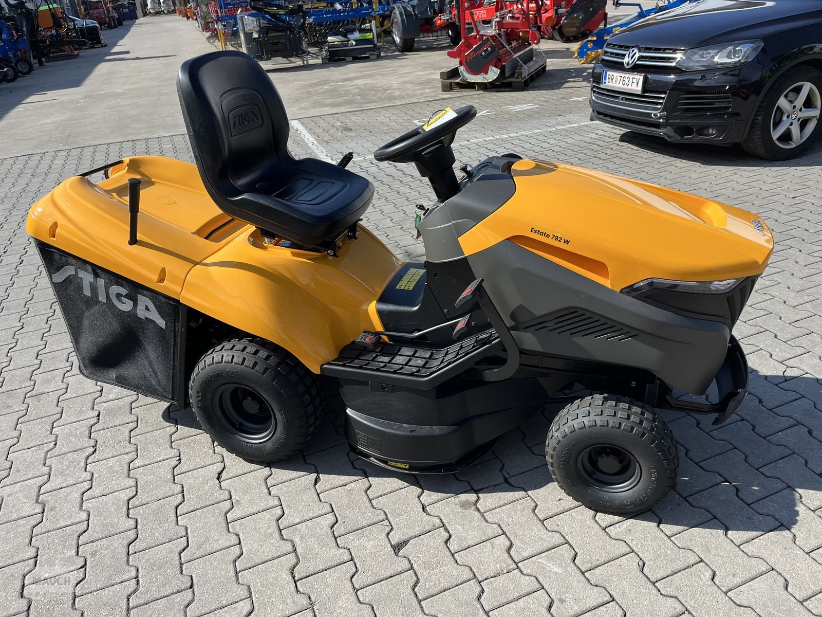 Rasentraktor des Typs Stiga Estate 792 W SE 2 Zylinder, Gebrauchtmaschine in Burgkirchen (Bild 5)