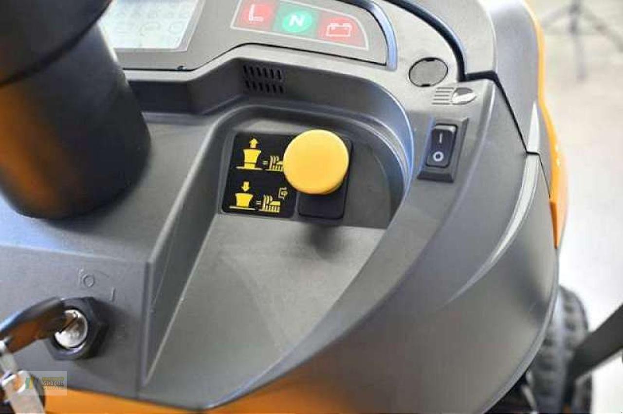 Rasentraktor typu Stiga ESTATE 792, Neumaschine w Winsen (Zdjęcie 9)