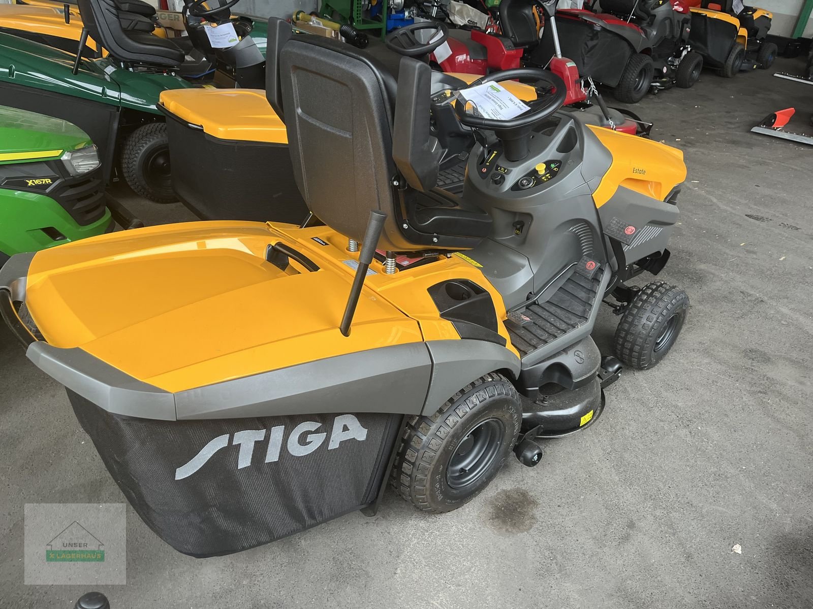 Rasentraktor des Typs Stiga ESTATE 9102 W, Gebrauchtmaschine in Wartberg (Bild 3)