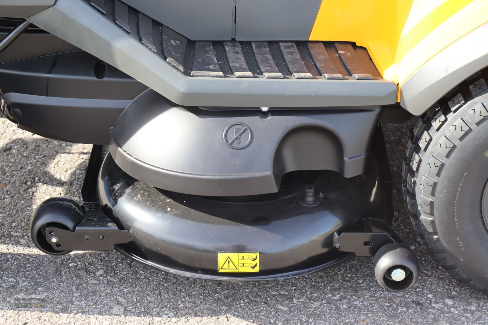 Rasentraktor des Typs Stiga ESTATE 9102 W, Neumaschine in Aurolzmünster (Bild 20)