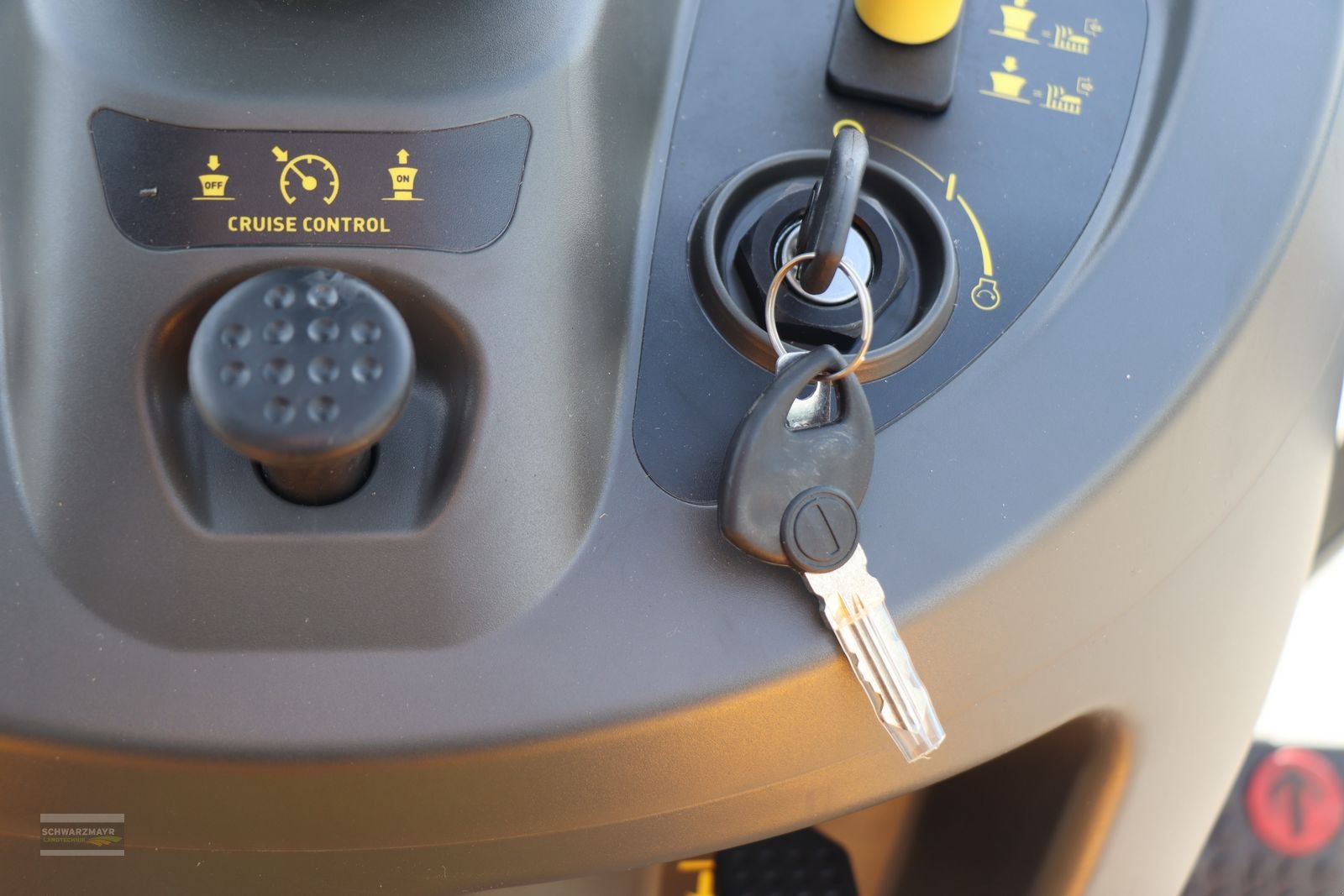 Rasentraktor des Typs Stiga ESTATE 9102 W, Neumaschine in Aurolzmünster (Bild 11)